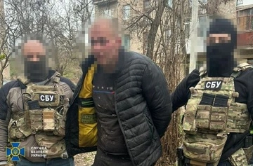 СБУ затримала чоловіка за підозрою у коригуванні ударів по Краматорську та підпалі бронетехніки