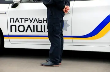 У Києві під час конфлікту в ТРЦ один чоловік дістав пістолет, інший – ніж