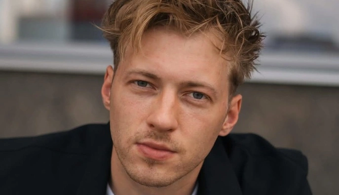 Зірка серіалу "Спіймати Кайдаша" Бакланов уперше зізнався у нових стосунках і показав кохану