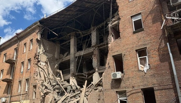 Россия снова ударила по Днепру: ранены семь человек, поврежден дом