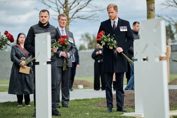 Принц Гаррі в Україні вшанував пам’ять полеглих воїнів