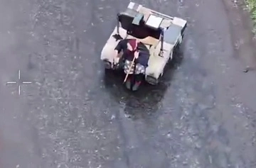 На Лиманщині за допомогою НРК евакуювали 77-річну жінку із сірої зони: лишили напис "бабусю, сідай"