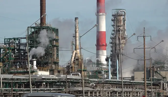 Сили оборони уразили два військових ешелони, НПЗ 