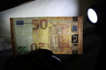 В Польше предотвращено изготовление миллионов фальшивых евро: часть из них должна была попасть в Украину