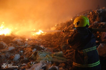 Под Ужгородом горит самый большой мусорный полигон