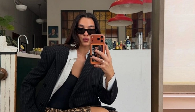 С вишнями и солененькие: Дуа Липа насладилась варениками в Польше