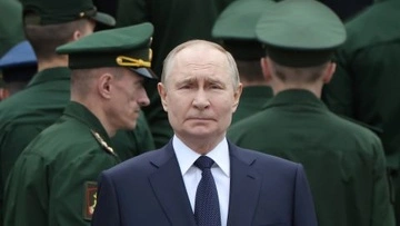 Путін зник з публічного простору через параною та падіння рейтингів — експерт