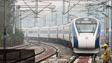 В результате железнодорожной катастрофы в Индонезии погибли 14 человек, еще 84 человека получили ранения