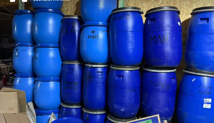 Детективи БЕБ викрили цех з виготовлення тютюну для кальяну на Волині 