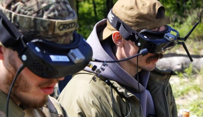 Армія США вчиться збивати дрони за досвідом війни в Україні – CBS News