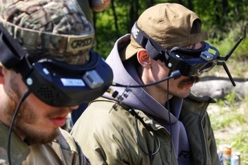 Армія США вчиться збивати дрони за досвідом війни в Україні – CBS News