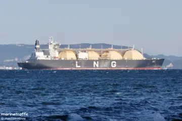 Танкер со сжиженным газом впервые с марта прошел через Ормузский пролив