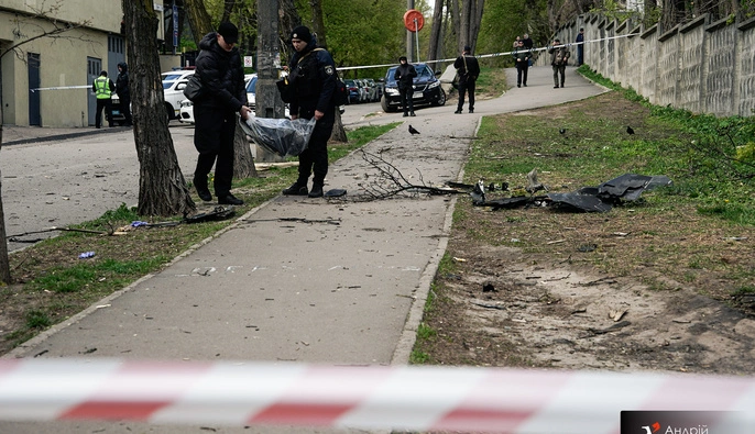 Удар БпЛА по Киеву: все службы ликвидируют последствия после атаки — фоторепортаж 