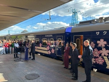 Укрзалізниця запустила новий флагманський поїзд "Сакура"