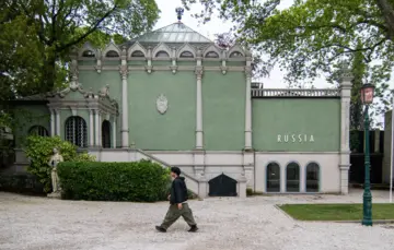 ФСБ і донька Лаврова: хто стоїть за спробою повернення Росії на Венеційську бієнале