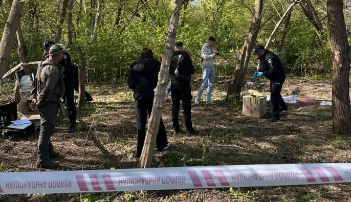 В одному з парків Львова виявили тіло немовляти: поліція встановлює обставини