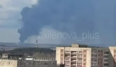 Дрони атакували Орськ, Перм та Крим – у РФ горить НПЗ, у Криму вибухи на аеродромах 