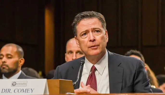 Экс-директора ФБР Коми обвинили в угрозах в адрес Дональда Трампа из-за поста в Instagram