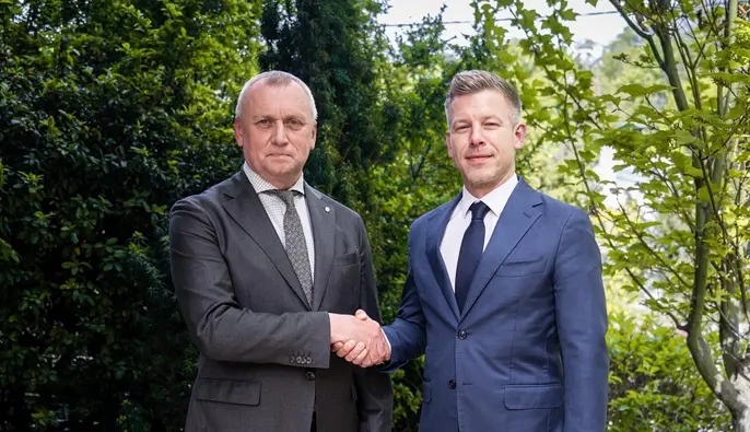 Мер Берегова зустрівся з Петером Мадяром і запевнив, що утисків угорської меншини немає