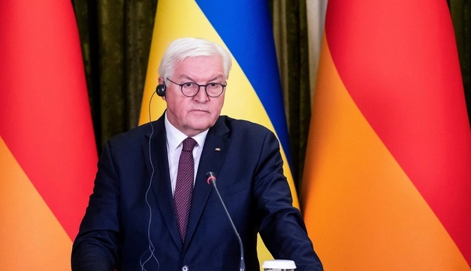 Президент Германии Штайнмайер осудил массированную атаку РФ на Черниговскую область 27 апреля