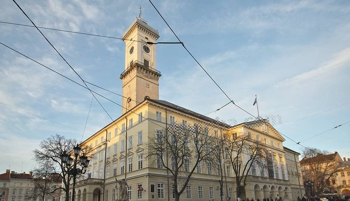 Австралиец погиб после падения из Львовской Ратуши: что известно