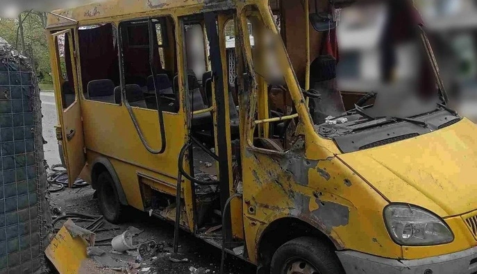 У Херсоні під удар ворожого безпілотника потрапив автобус 