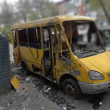 У Херсоні під удар ворожого безпілотника потрапив автобус 
