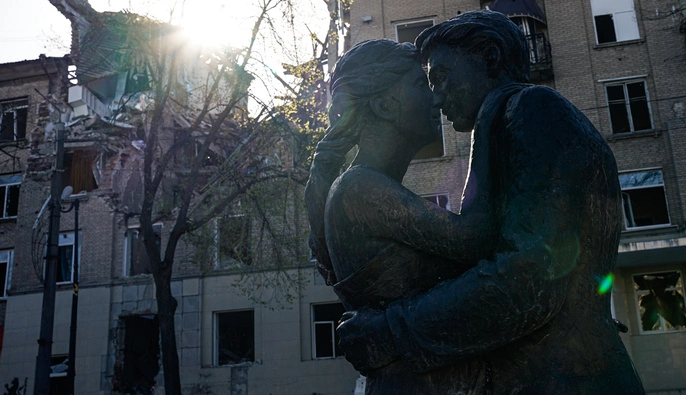 Стоїш–прислухаєшся–біжиш: як живе прифронтова Дружківка на Донеччині – фоторепортаж