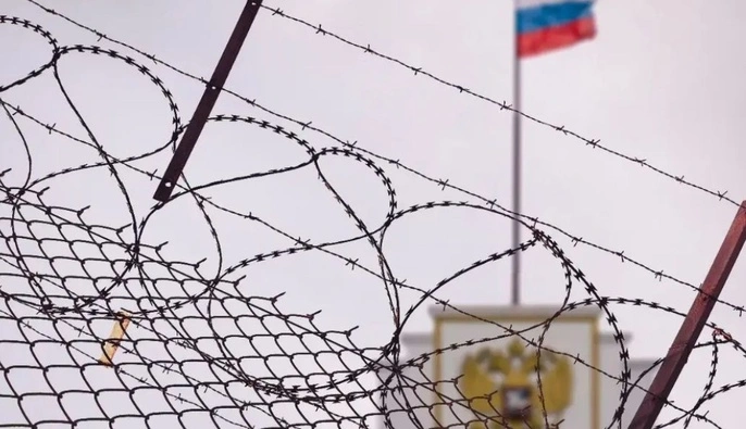 Украина ввела санкции против причастных к похищению украинских детей и судов "теневого флота" РФ