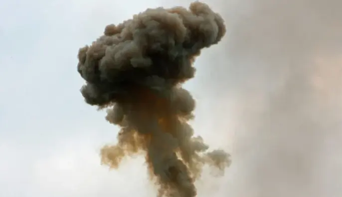 У Чернігові дрон влучив в адмінбудівлю: є постраждалі