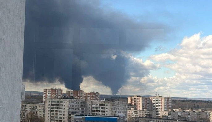 Дрони СБУ атакували один із найбільших НПЗ Росії у Пермі за 1 500 км від кордону
