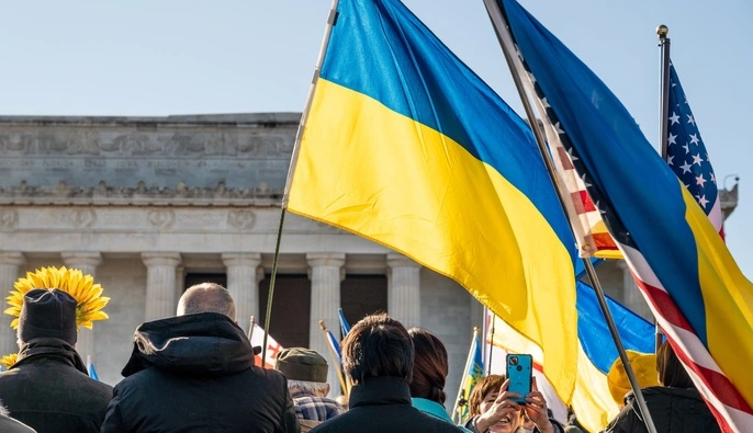 Українці все менше вірять у гарантії безпеки від США – КМІС