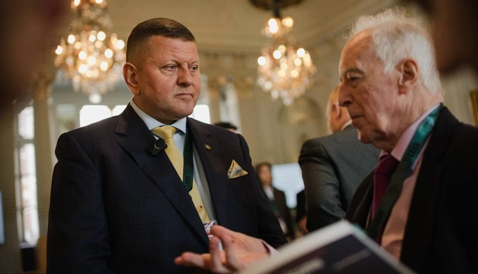 Залужний у Британії: Дешева зброя тепер може завдати світу величезних збитків