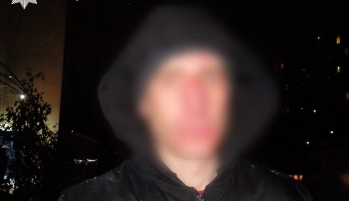 В Киеве суд вынес приговор рецидивисту, ограбившему военного