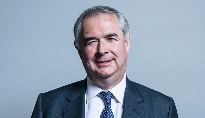 Британський депутат надавав юридичні послуги компанії підсанкційних олігархів РФ – Politico