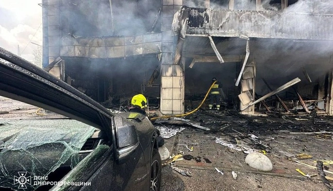 Зеленський: Після атак РФ у лікарнях Дніпра семеро поранених, в Одесі — п’ятеро