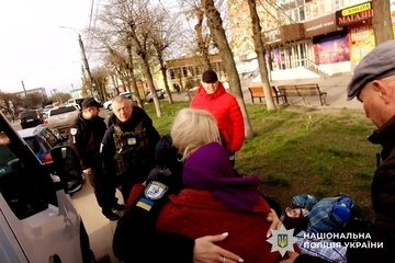 Поліція Сумщини вивезла з прифронтової громади вісьмох людей