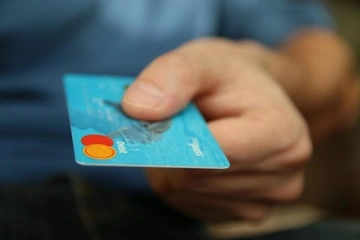 Чрезмерный финансовый контроль в Украине во время войны вредит экономике: эксперт рассказал детали