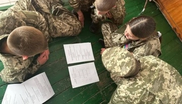 В Украине усиливают практическую подготовку школьников в курсе "Защита Украины"