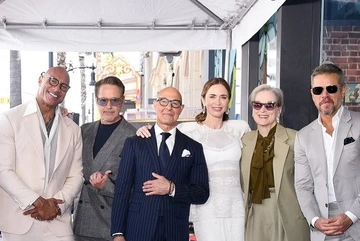 "Бути частиною Голлівуду": актори з "Диявол носить Prada 2" отримали зірки на Алеї слави