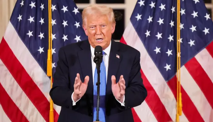 Вопреки торговому соглашению: Трамп объявил о повышении пошлин на авто из ЕС