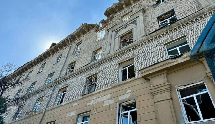 Россияне ударили по жилому кварталу Днепра: есть пострадавшие, повреждено общежитие