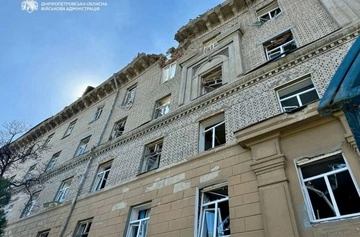 Россияне ударили по жилому кварталу Днепра: есть пострадавшие, повреждено общежитие