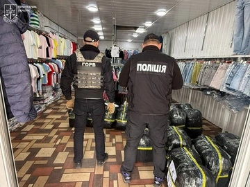 В Одесі продавали гуманітарну допомогу, яка мала безоплатно надходити потребуючим, на суму понад 40 млн грн