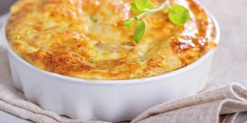 Хорош на вкус и теплым, и холодным: Евгений Клопотенко поделился рецептом заливного пирога