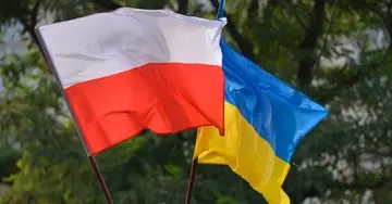 Польща дозволяє українцям із тимчасовим захистом отримати посвідку на проживання