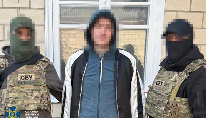 У Києві затримали підозрюваного в підпалах авто військових на замовлення РФ