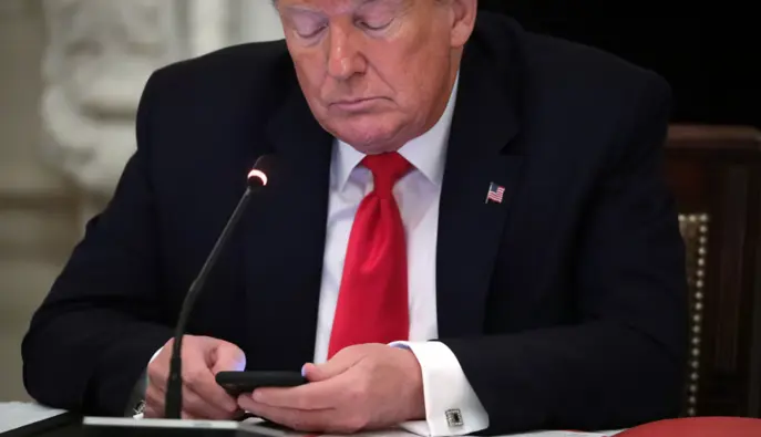 The Independent: Трамп опубликовал 565 постов в апреле — обнаружили некоторую закономерность