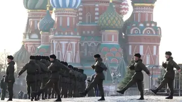 По меньшей мере в 15 регионах РФ отменили парады, приуроченные к 9 мая  