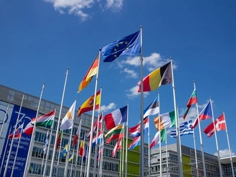 Нідерланди хочуть відновити в ЄС дискусію про передачу Україні заморожених активів РФ — Politico